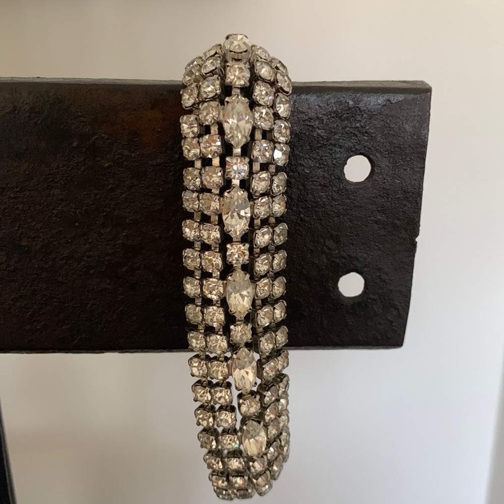 Vintage Weiss rhinestone bracelet